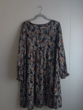Emery Rose Floral Long Sleeve Smock Dress in Black and Peach Size XL